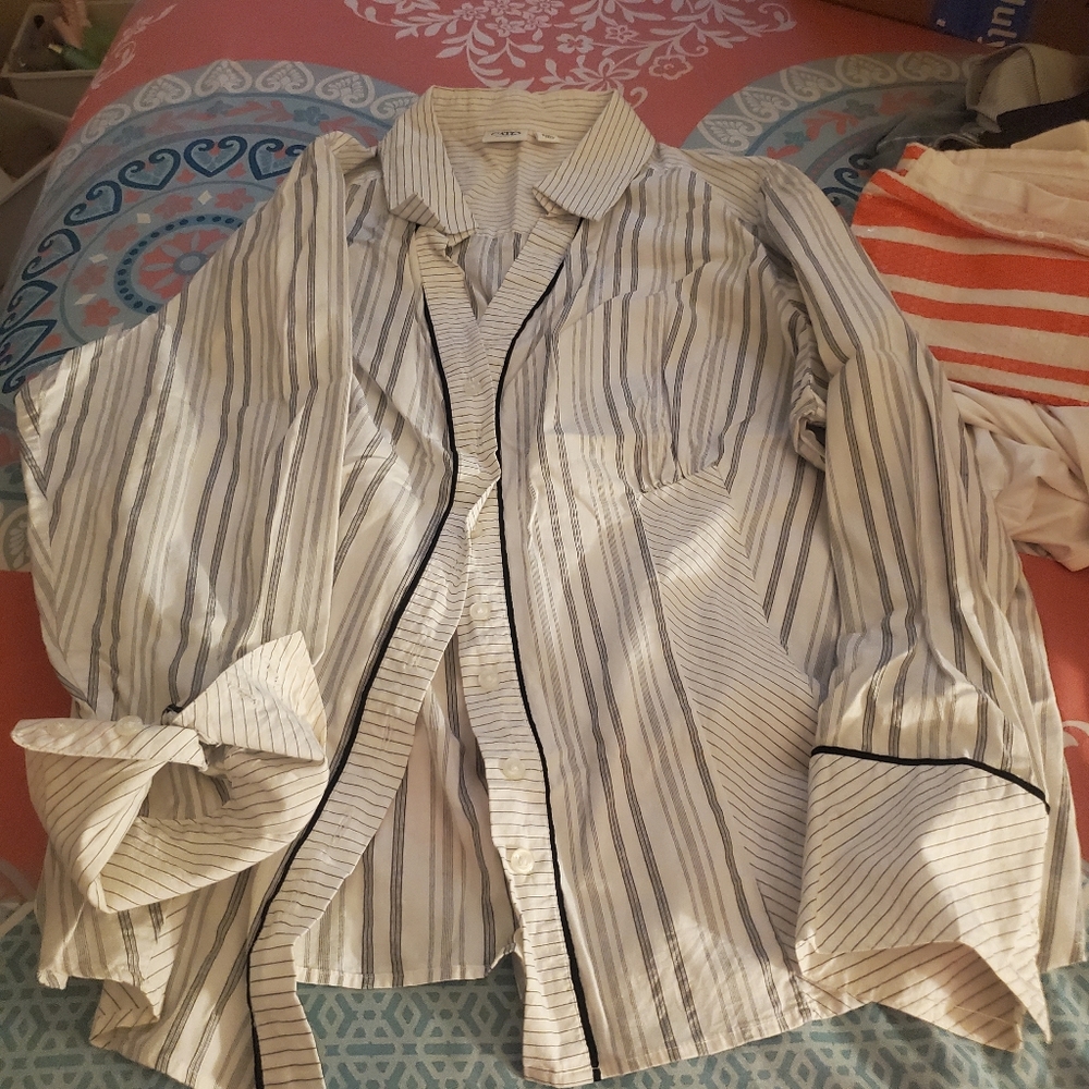 Button down top - Picture 2 of 2